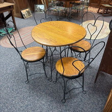 Load image into Gallery viewer, Ice Cream Table (29x30x30) w/ 4 Chairs
