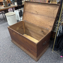 Load image into Gallery viewer, Walnut Chest (25x44x24)
