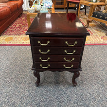 Load image into Gallery viewer, Allen Classic End Table (24x18x24) w/4 Short End Table Trays
