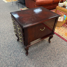 Load image into Gallery viewer, Allen Classic End Table (24x18x24) w/4 Short End Table Trays
