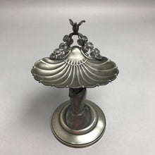 Load image into Gallery viewer, Wilcox Silverplate Shell with Bird on Hand Calling Card Holder (7")
