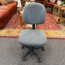Load image into Gallery viewer, Office Chair (36x18x23)
