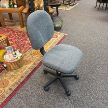 Load image into Gallery viewer, Office Chair (36x18x23)
