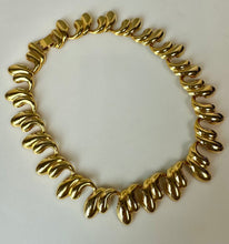 Load image into Gallery viewer, Vintage Modernist Goldtone Petal Link Statement Collar Necklace (18")
