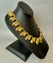 Load image into Gallery viewer, Vintage Modernist Goldtone Petal Link Statement Collar Necklace (18")
