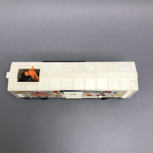 Load image into Gallery viewer, Lionel #7914 Geoffrey's Carnival Carrier Toys "R" Us Giraffe Box Car (As-Is) (~8.5")
