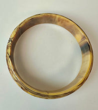 Load image into Gallery viewer, Vintage Step Carved Marbled Brown &amp; Cream Bakelite Bangle Bracelet (8" Inside Circumference)
