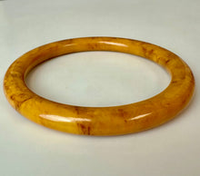 Load image into Gallery viewer, Vintage Butterscotch Swirl Bakelite Rounded Bangle Bracelet (8" Inside Circumference)
