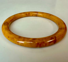 Load image into Gallery viewer, Vintage Butterscotch Swirl Bakelite Rounded Bangle Bracelet (8" Inside Circumference)
