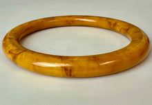 Load image into Gallery viewer, Vintage Butterscotch Swirl Bakelite Rounded Bangle Bracelet (8" Inside Circumference)
