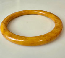Load image into Gallery viewer, Vintage Butterscotch Swirl Bakelite Rounded Bangle Bracelet (8" Inside Circumference)
