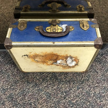 Load image into Gallery viewer, Vintage Chicago Roller Skates White Leather With Case
