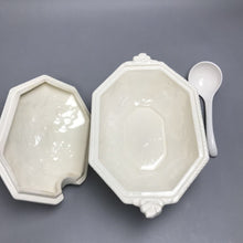 Load image into Gallery viewer, Vintage California Pottery White Soup Tureen Embossed Grape #411 (5x13x9)(As Is)
