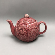 Load image into Gallery viewer, Red Cabbage Leaf Teapot (6x9x5.5)
