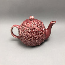 Load image into Gallery viewer, Red Cabbage Leaf Teapot (6x9x5.5)
