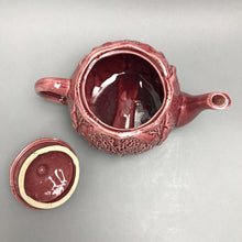 Load image into Gallery viewer, Red Cabbage Leaf Teapot (6x9x5.5)
