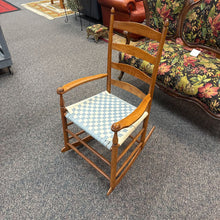 Load image into Gallery viewer, Rocking Chair (40x23x30)

