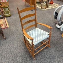 Load image into Gallery viewer, Rocking Chair (40x23x30)
