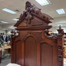 Load image into Gallery viewer, Antique Walnut Full Victorian Bed with Mattress/Box Spring (96x57x76)
