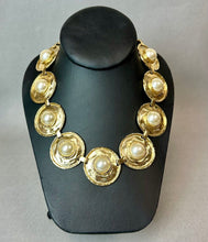Load image into Gallery viewer, Vintage Goldtone Hammered Disc Faux Mabe Pearl Statement Collar 17" Necklace &amp; Clip Earrings Set
