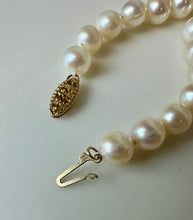 Load image into Gallery viewer, Vintage JCM 14K Gold Clasp Pearl Necklace (23")
