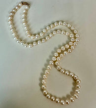 Load image into Gallery viewer, Vintage JCM 14K Gold Clasp Pearl Necklace (23")
