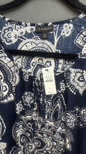 Load image into Gallery viewer, NWT Talbots 100% Rayon Blouse Size XL
