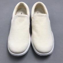 Load image into Gallery viewer, NEW Merinos Cream Slip On Shoes Size 8
