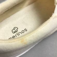 Load image into Gallery viewer, NEW Merinos Cream Slip On Shoes Size 8
