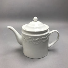Load image into Gallery viewer, Martha Stewart Acorn Pattern 6 Cup Teapot (8x10)
