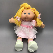 Load image into Gallery viewer, Cabbage Patch Kids 2004 Play Along Blonde Hair Blue Eyes (15")
