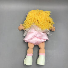 Load image into Gallery viewer, Cabbage Patch Kids 2004 Play Along Blonde Hair Blue Eyes (15")
