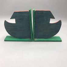 Load image into Gallery viewer, Noah's Ark Wood Bookends (9") 2pcs
