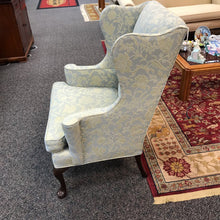 Load image into Gallery viewer, Green Upholstered Arm Chair (43x31x33)

