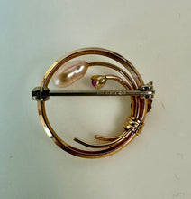 Load image into Gallery viewer, Vintage Krementz Gold Plated Cultured Pearl Ruby Circle Brooch Pin in Original Box (0.75")
