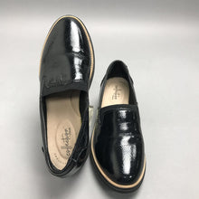 Load image into Gallery viewer, Collection By Clarks Black Slip On Loafers Size 7
