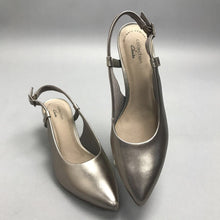Load image into Gallery viewer, NEW Collection By Clarks Metallic Sling Back Heels Size 7
