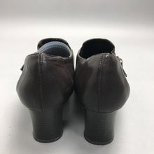 Load image into Gallery viewer, Naturalizer Brown Heeled Shooties Size 7.5
