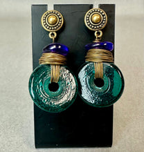 Load image into Gallery viewer, Vintage Antiqued Brass Purple &amp; Teal Art Glass Drop Earrings (2")
