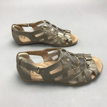 Load image into Gallery viewer, Earth Origins Metallic Sandals Size 7
