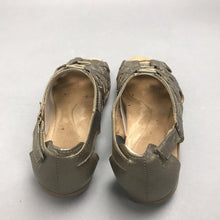 Load image into Gallery viewer, Earth Origins Metallic Sandals Size 7
