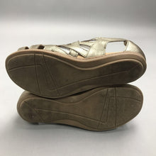 Load image into Gallery viewer, Earth Origins Metallic Sandals Size 7
