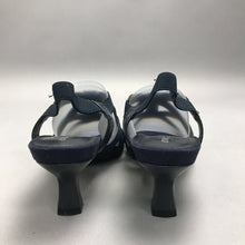 Load image into Gallery viewer, NEW Easy Streets Blue Heels Size 7.5

