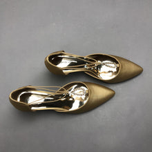 Load image into Gallery viewer, NEW Easy Streets Alive 5 Gold Satin Heels Size 7
