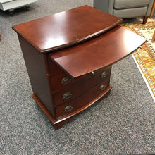 Load image into Gallery viewer, Dresser 4 Drawer AS IS (31x26x17)
