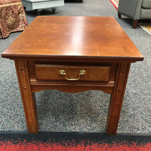Load image into Gallery viewer, End Table AS IS (21x22x26)
