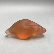 Load image into Gallery viewer, Vintage Art Glass Seashell Paperweight (3")
