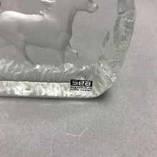 Load image into Gallery viewer, Sea Glasbruk Swedish Art Glass Horses Paperweight (4x6)
