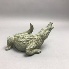 Load image into Gallery viewer, Resin Green Alligator Indoor/Outdoor Decor (4x6)
