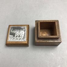 Load image into Gallery viewer, Silver Covered Elephant Top Wooden Box (2x2)
